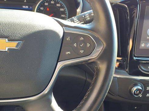 Used 2023 Chevrolet Traverse LT image 19