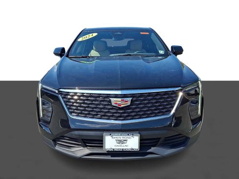Used 2024 Cadillac XT4 Luxury w/ Cold Weather Package AWD/4WD image 2