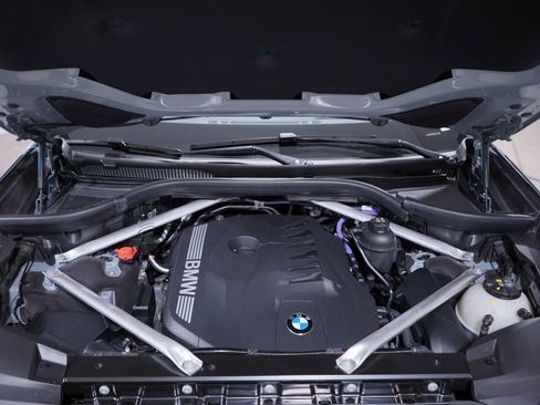 Used 2024 BMW X7 xDrive40i w/ M Sport Package image 25