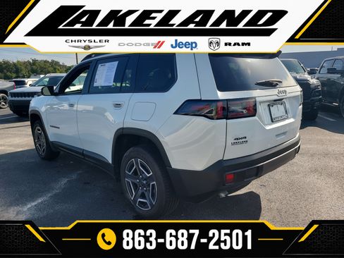 Used 2026 Jeep Cherokee Laredo AWD/4WD image 6