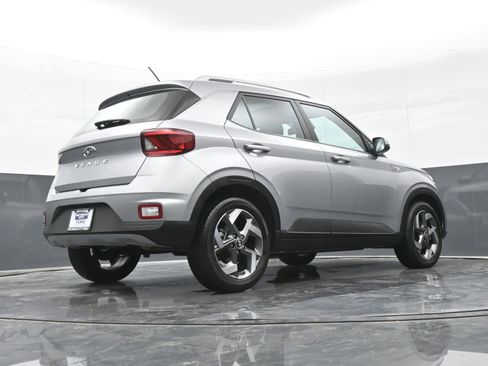 Used 2024 Hyundai Venue SEL image 45