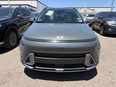 Used 2025 Hyundai Kona Limited FWD image 3
