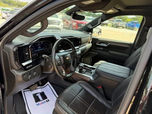Used 2023 Chevrolet Silverado 1500 High Country w/ Technology Package image 8