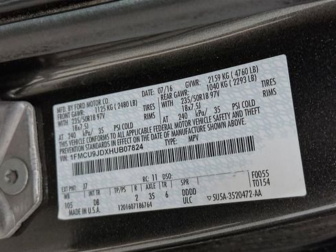 Used 2017 Ford Escape Titanium w/ Equipment Group 301A AWD/4WD image 32