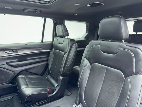 Used 2024 Jeep Grand Cherokee L Limited w/ Luxury Tech Group II image 42