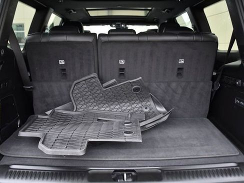 Used 2023 Jeep Wagoneer Series III w/ Premium Group I image 35