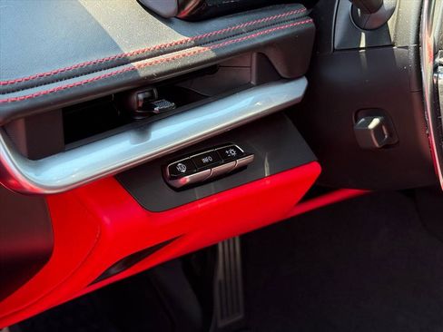 Used 2023 Chevrolet Corvette Stingray Premium Cpe w/ Z51 Performance Package RWD image 28