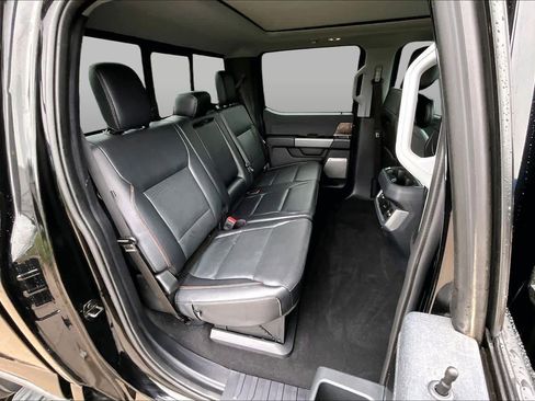 Used 2023 Ford F250 Lariat w/ Lariat Ultimate Package AWD/4WD image 19