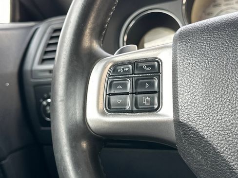 Used 2013 Dodge Challenger R/T image 32