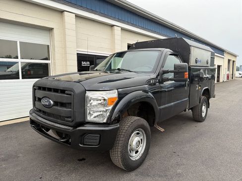 Used 2015 Ford F250 XL w/ Power Equipment Group AWD/4WD image 3