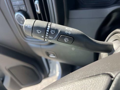 Certified 2025 Chevrolet Silverado 1500 Custom image 19