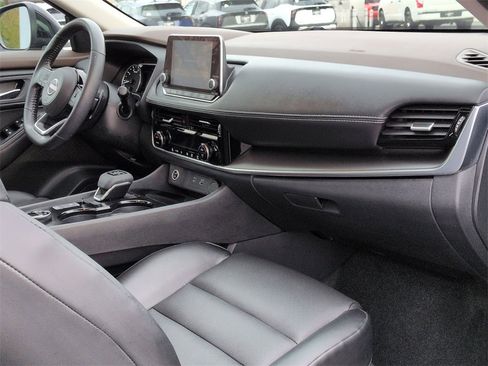 Used 2023 Nissan Rogue SV w/ SV Premium Package image 22