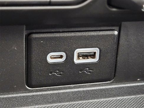 Used 2023 GMC Yukon SLT image 21