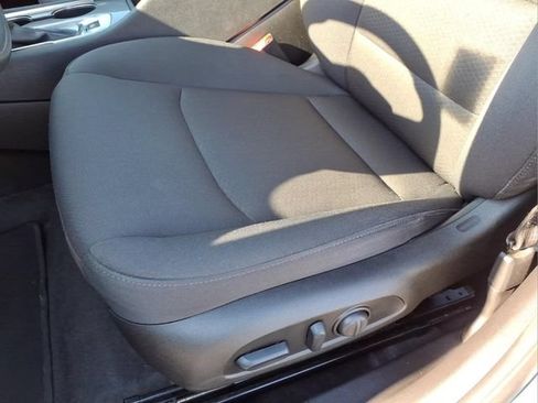 Used 2025 Chevrolet Malibu LT FWD image 13