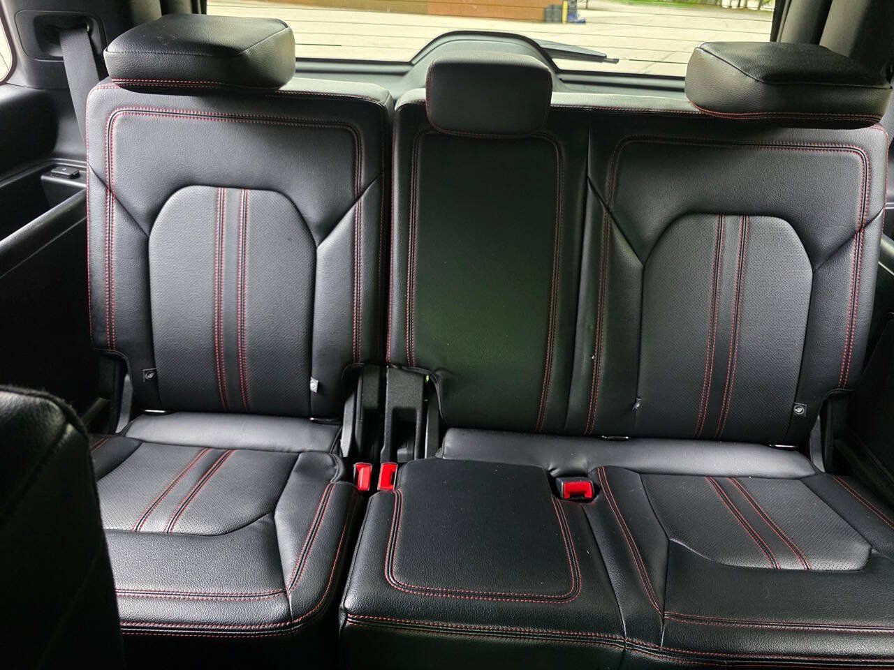 Used 2019 Ford Expedition Limited w/ Equipment Group 303A AWD/4WD image 39
