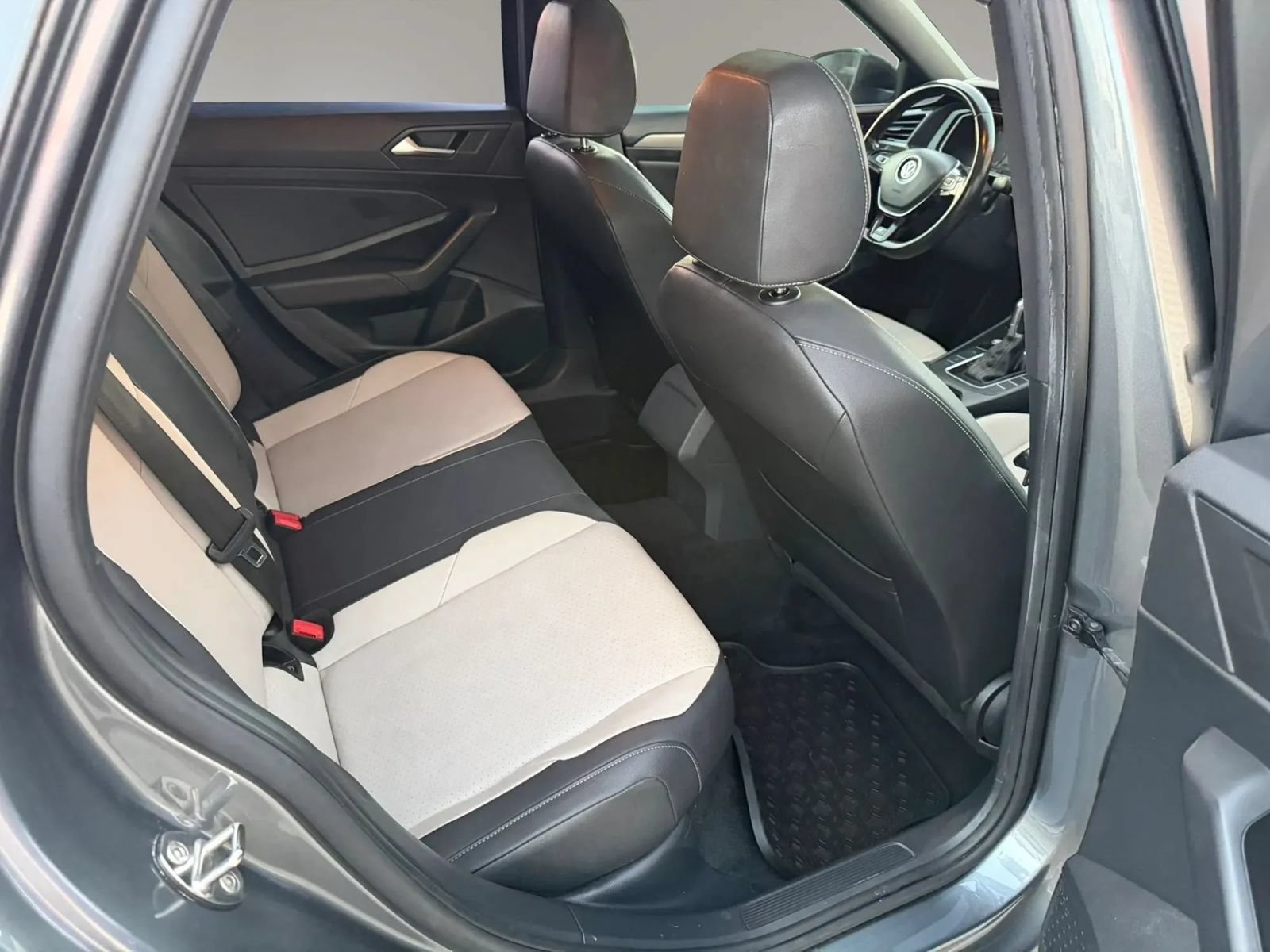 Used 2019 Volkswagen Jetta R-Line FWD image 32