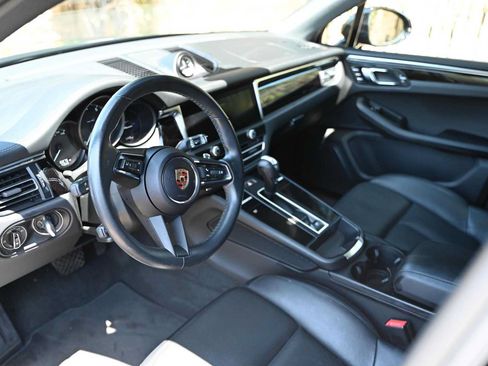 Used 2024 Porsche Macan AWD/4WD image 26