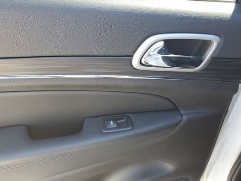 Used 2021 Jeep Grand Cherokee Limited w/ Premium Lighting Group image 9