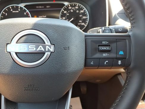 Used 2025 Nissan Rogue SV FWD image 19