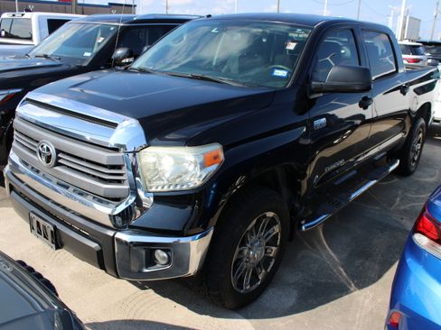 Used 2014 Toyota Tundra SR5 w/ SR5 Upgrade Package AWD/4WD image 4