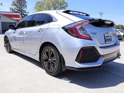 Used 2019 Honda Civic EX image 4