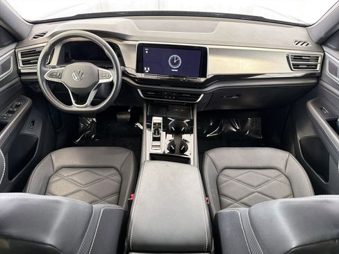 Used 2025 Volkswagen Atlas Cross Sport SE image 16