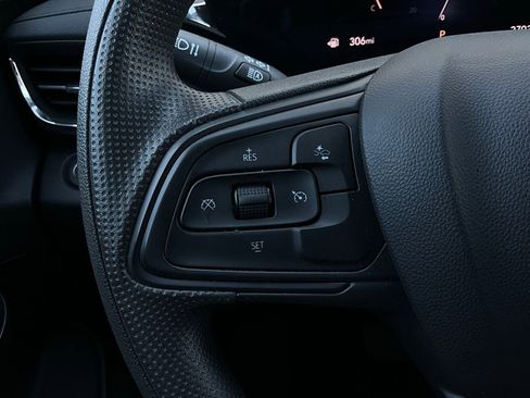 Used 2025 Buick Envista Preferred image 33