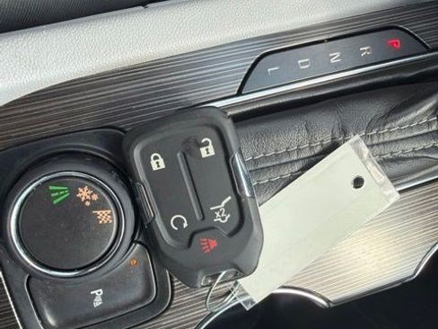 Used 2017 GMC Acadia SLT FWD image 36