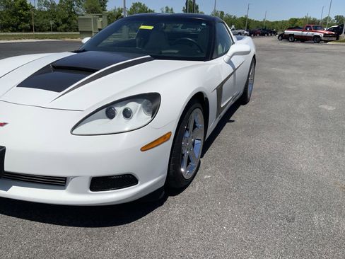 Used 2005 Chevrolet Corvette Coupe w/ Preferred Equipment Group RWD image 14