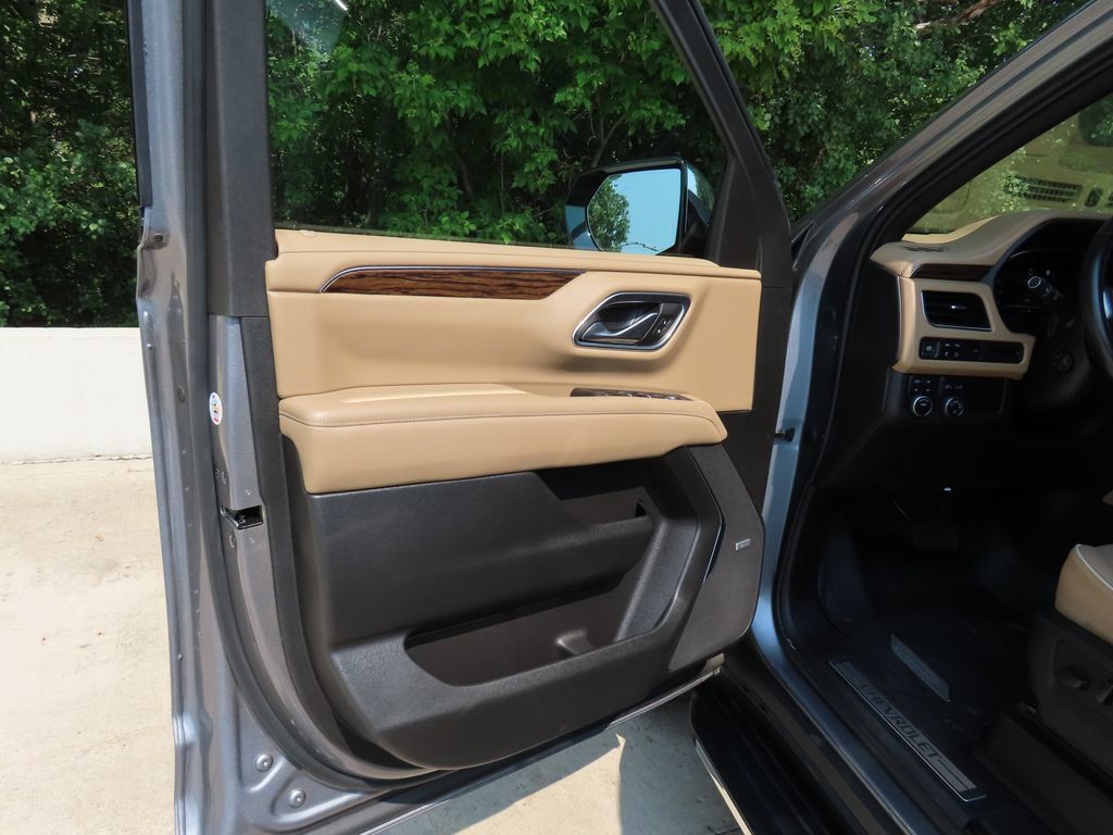Used 2022 Chevrolet Tahoe Premier AWD/4WD image 26