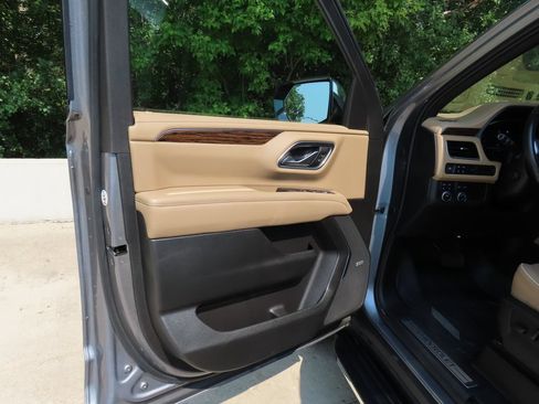 Used 2022 Chevrolet Tahoe Premier AWD/4WD image 26