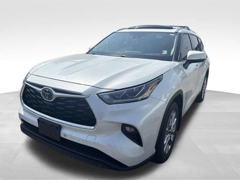 Used 2022 Toyota Highlander Limited AWD/4WD image 1