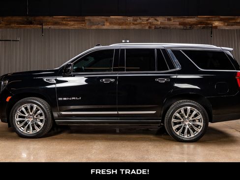 Used 2021 GMC Yukon Denali w/ Denali Premium Package image 5