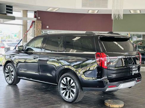 Used 2025 Ford Expedition Platinum w/ Driver's Package AWD/4WD image 14