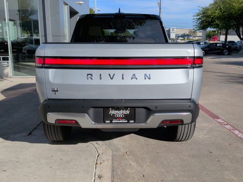 Used 2024 Rivian R1T Adventure AWD/4WD image 9