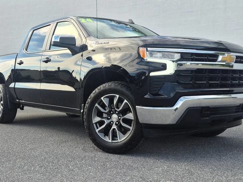 Used 2024 Chevrolet Silverado 1500 LT AWD/4WD image 23