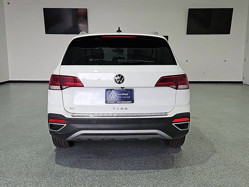 Certified 2023 Volkswagen Taos SE w/ Panoramic Sunroof Package FWD image 7