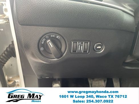 Used 2016 Dodge Challenger SXT w/ Cold Weather Group RWD image 13