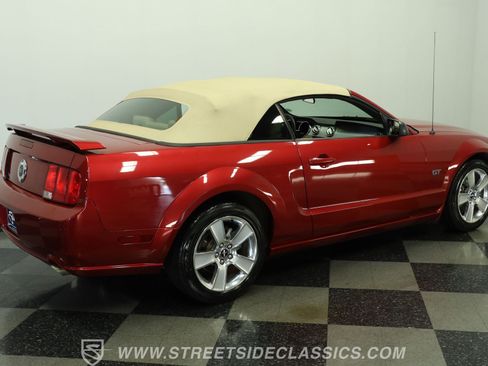Used 2006 Ford Mustang GT RWD image 12