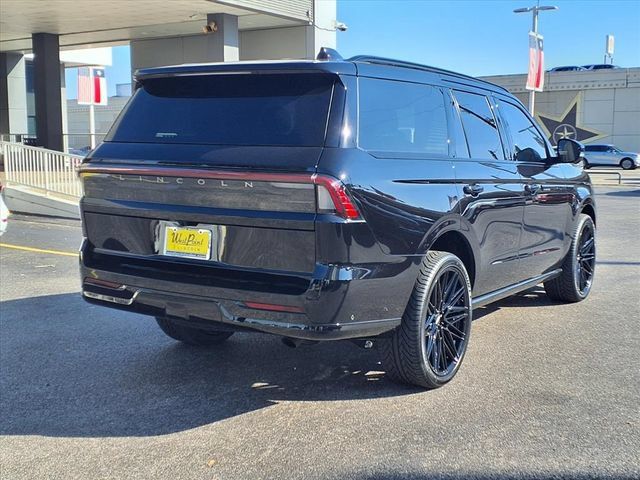 New 2025 Lincoln Navigator Reserve w/ Jet Appearance Package AWD/4WD image 2