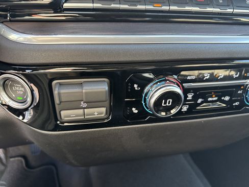 New 2026 GMC Sierra 1500 SLT image 28