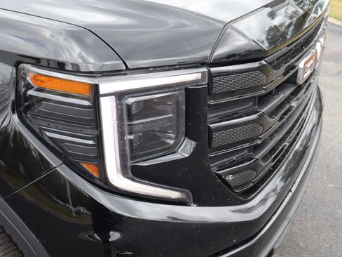 Used 2022 GMC Sierra 1500 Elevation w/ Elevation Premium Package image 10