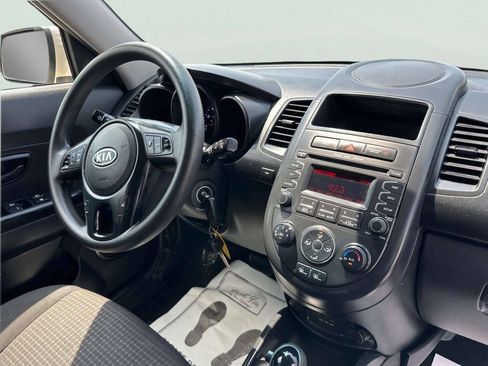 Used 2012 Kia Soul FWD image 22