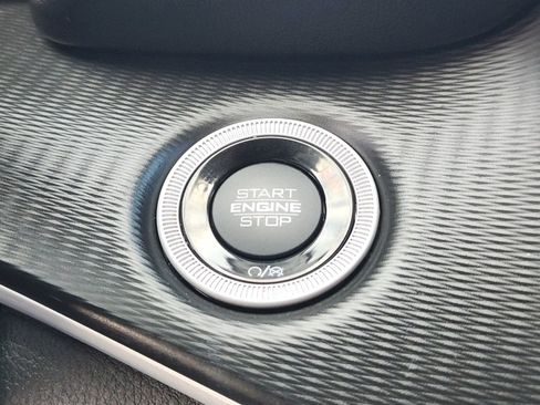 Used 2023 Jeep Grand Cherokee L Laredo image 24