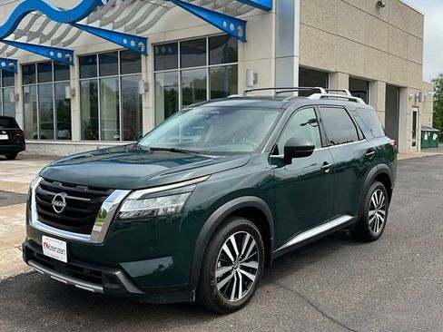 Used 2024 Nissan Pathfinder Platinum w/ Cargo Package AWD/4WD image 1