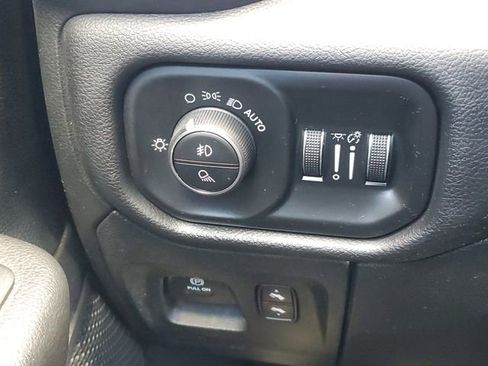 Used 2019 RAM 1500 Big Horn AWD/4WD image 19