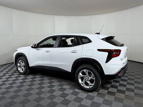 New 2026 Chevrolet Trax LS w/ LS Convenience Package image 5