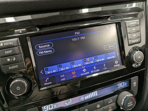 Used 2019 Nissan Rogue SV w/ Premium Package AWD/4WD image 12