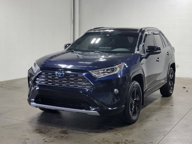 Used 2021 Toyota RAV4 XSE AWD/4WD image 2