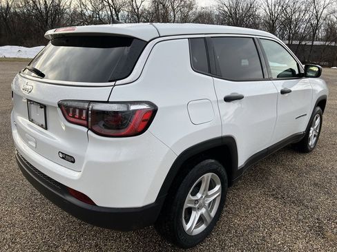 Used 2023 Jeep Compass Sport image 5